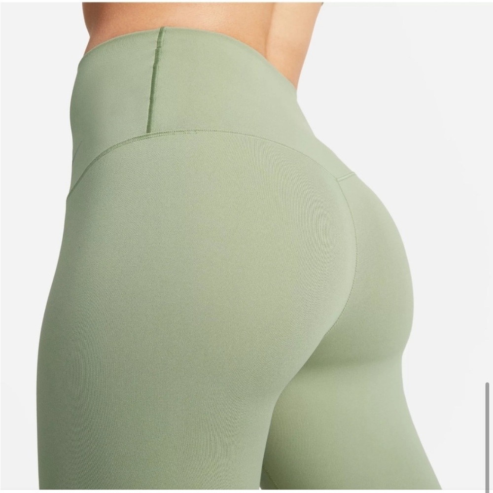 Sale! NWT in Packaging NIKE Women's Zenvy High-Waisted 7/8 Leggings Size S